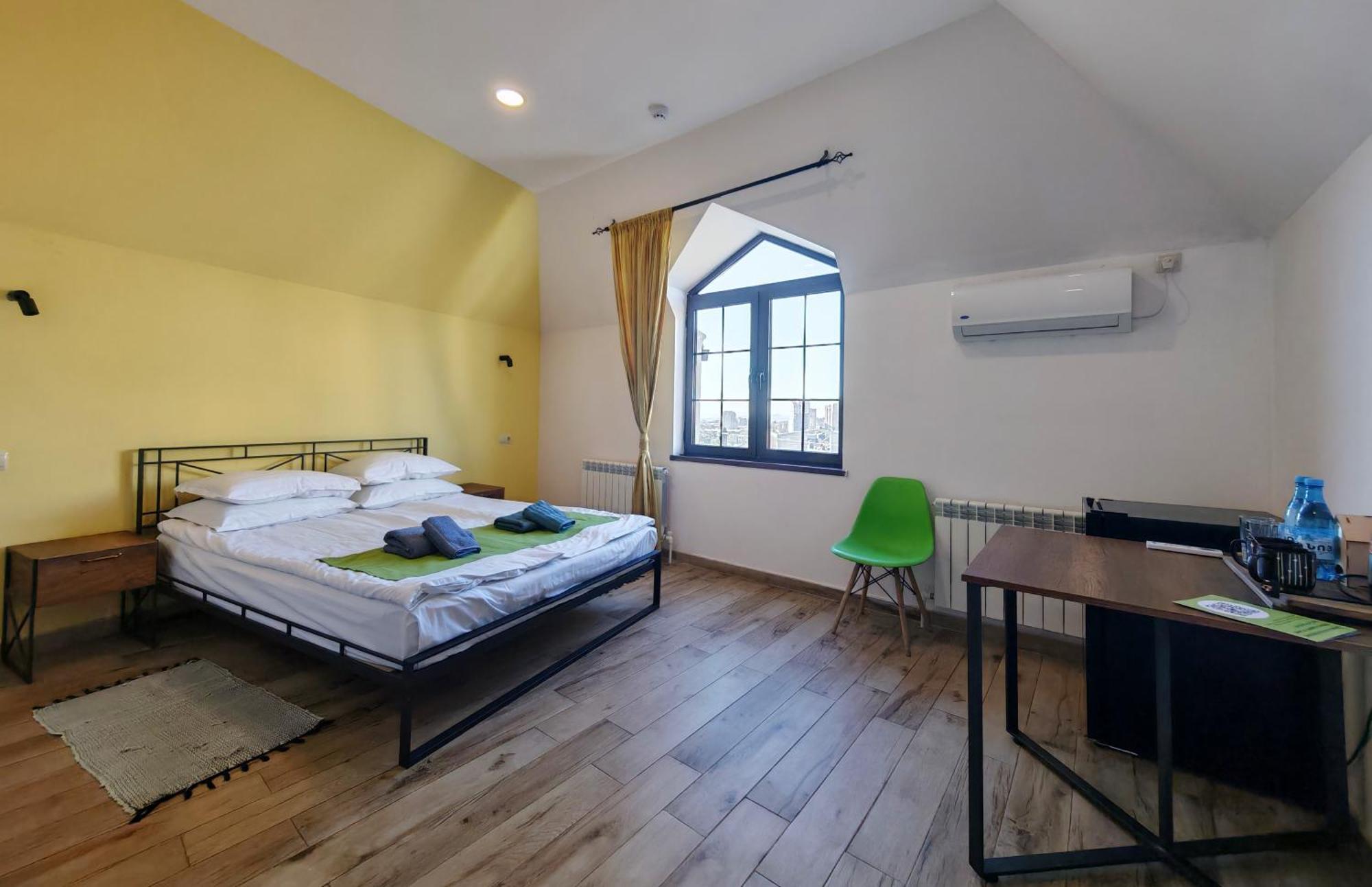 Blur Inn Gallery เยเรวาน ภายนอก รูปภาพ