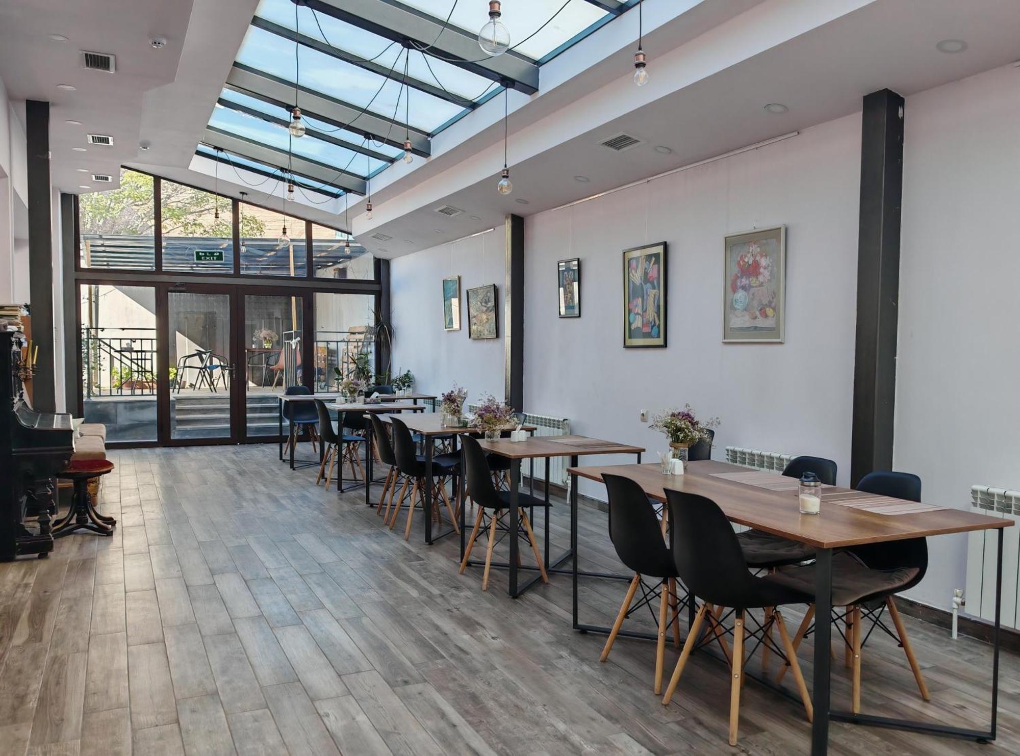 Blur Inn Gallery เยเรวาน ภายนอก รูปภาพ