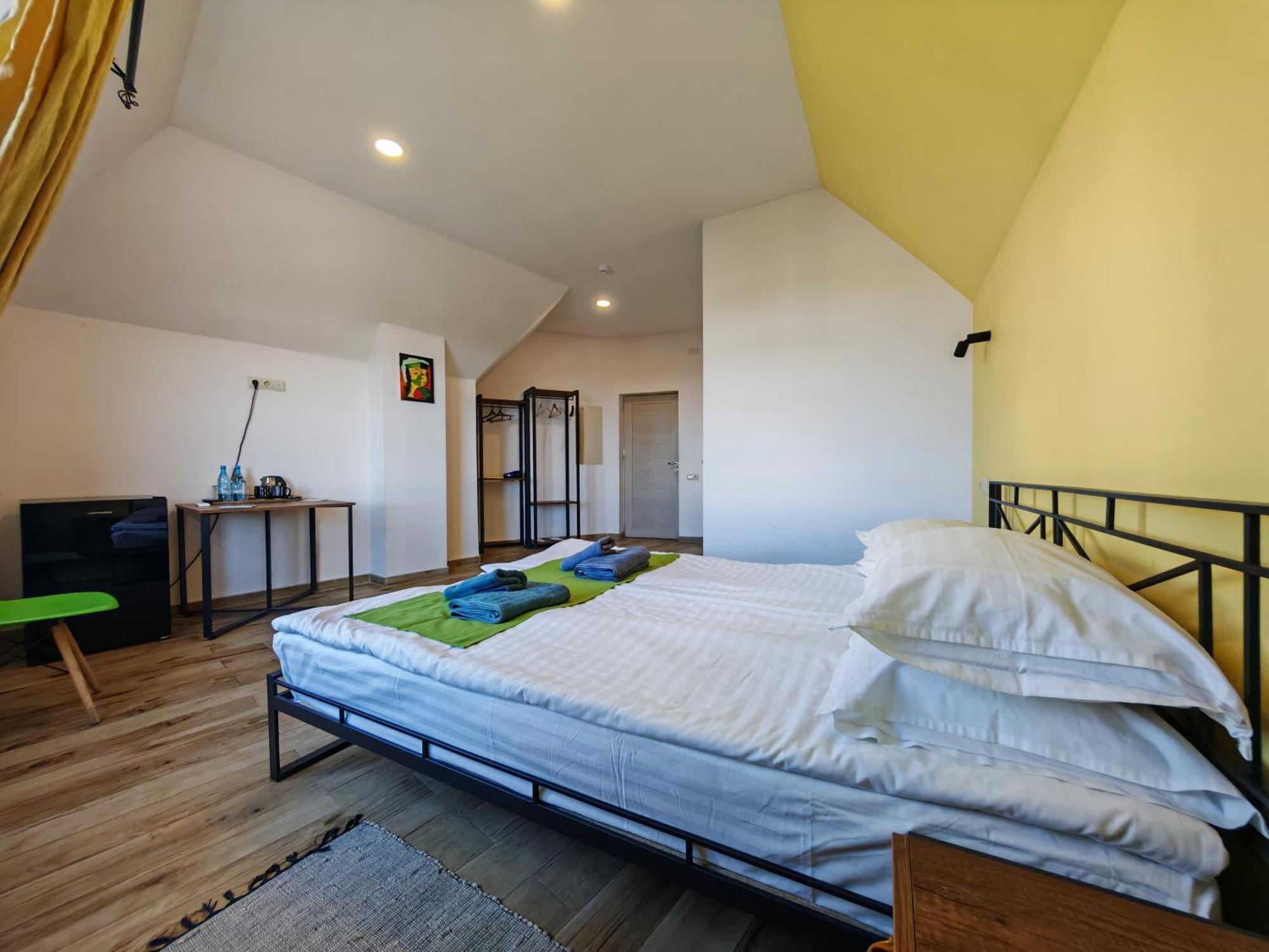 Blur Inn Gallery เยเรวาน ภายนอก รูปภาพ